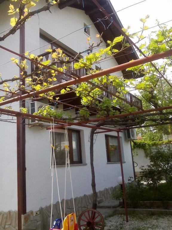 Guest House By The Captain Varna Buitenkant foto